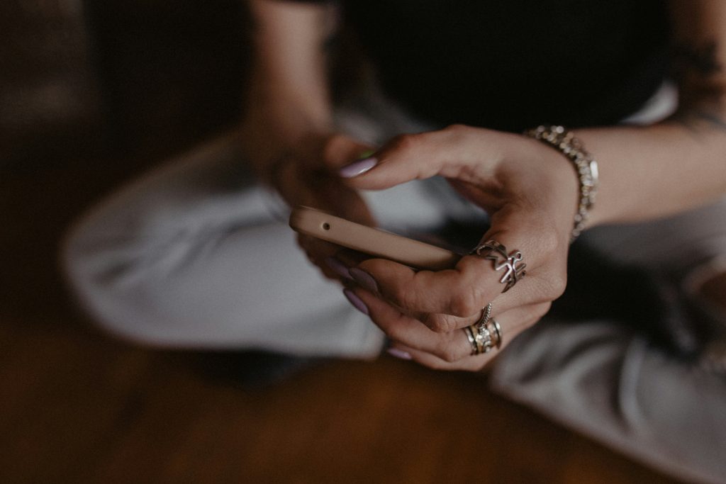 AI in Mental Health: Virtual Therapists and Emotional Support Systems